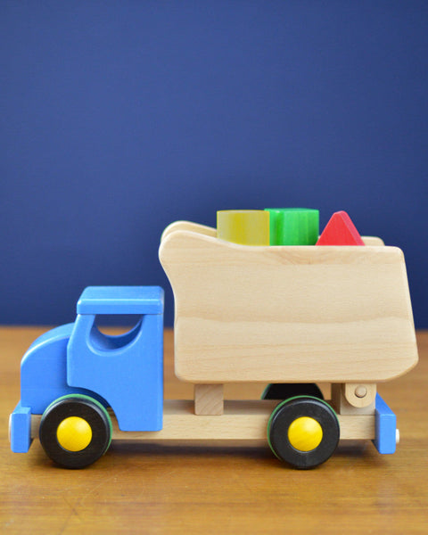 Bajo Tip Truck with Sorter