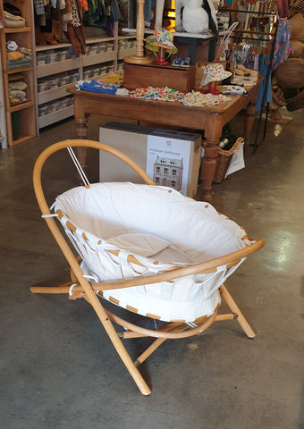 Cradle with mattress ** PICK UP ONLY **