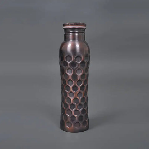 Antique Diamond Flat Lid Curved Copper Bottle – 800ml