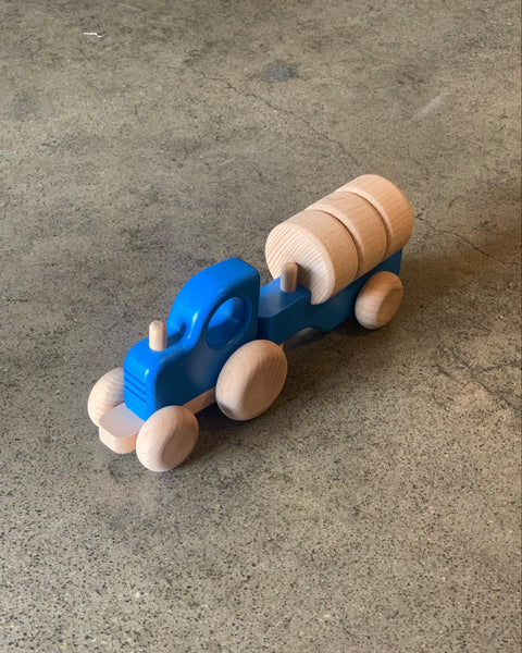 Bajo Tractor with blocks