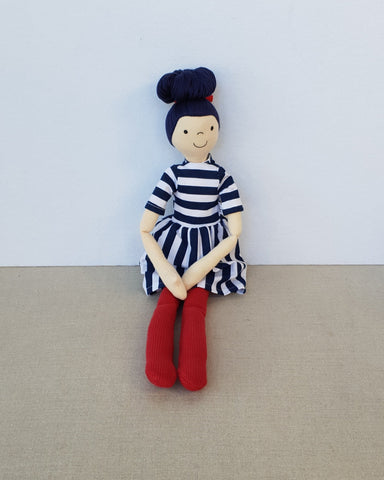 Bajo Teresa Doll