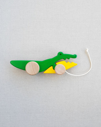 Bajo Crocodile Pull Along